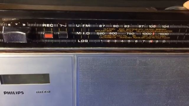 PHILIPS RR 40 Клавишный Магнитофон Радиоприемник / Филипс Голландия 1960 / Редкий! РАБОТАЕТ! смотреть онлайн