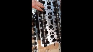 Сборка головка ваз 2112  извлечение обломанного болта