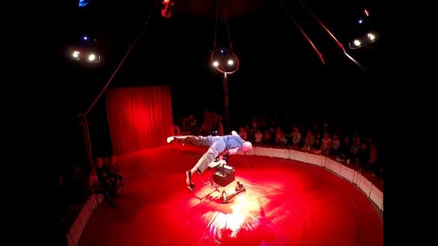 Monsieur Rollo / Handstand-Akrobatik / 2017 смотреть онлайн