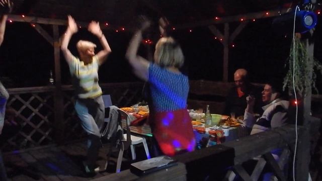 22.07.2023 Отмечаем День соседей. Наша Марина - зажигалочка и душа компании )) смотреть онлайн