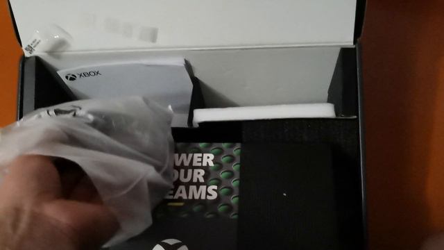 Распаковка некстген консоли от xbox, один из камней из фильма "Пятый элемент" смотреть онлайн