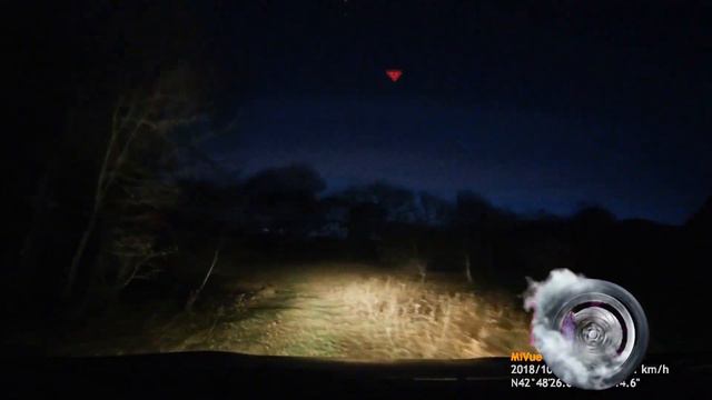 Лес Ночь Бездорожье Лада Гранта дает фору - Forest Night Offroad Lada Granta gives odds смотреть онлайн