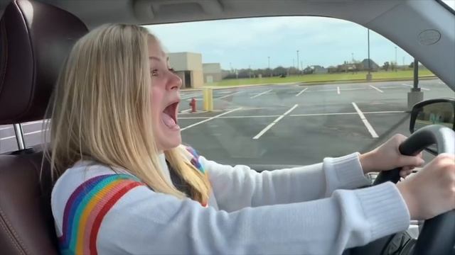 The Spin with Darci Lynne #1 - Drivers Test Nightmare смотреть онлайн
