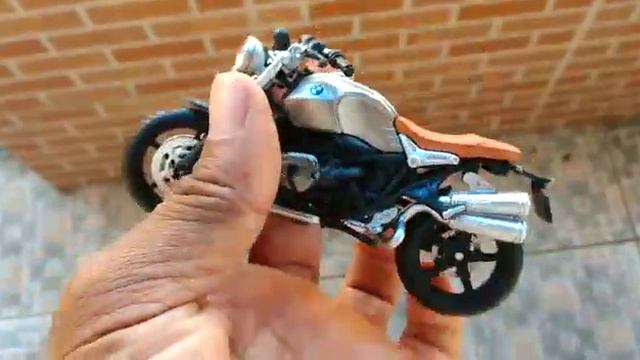 Miniatura BMW R nineT Scrambler 2016 Maisto 1:18 - Lançamento Maisto 2019 смотреть онлайн