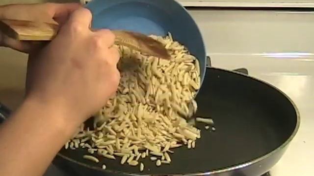 Kab El Ghazal - Moroccan Almond Cookie Recipe - CookingWithAlia - Episode 21 смотреть онлайн