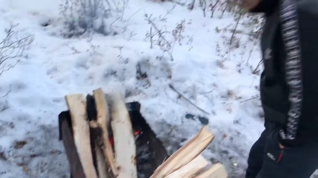 Разжигаем мангал сырыми дровами 4 марта 2019 смотреть онлайн