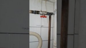 Как врезать шаровый кран в металлическую трубу