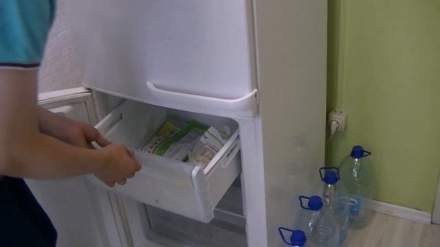 Горячая вода и холодная вода: что быстрее замёрзнет? смотреть онлайн