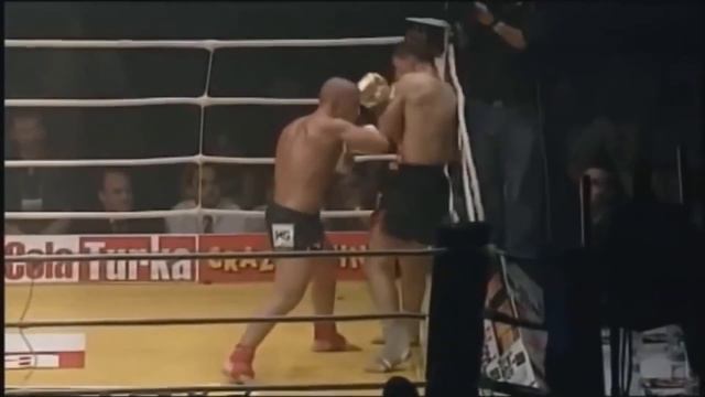 Mike Zambidis The Iron Mike the relentless Fighter showing us that height Means Nothing смотреть онлайн