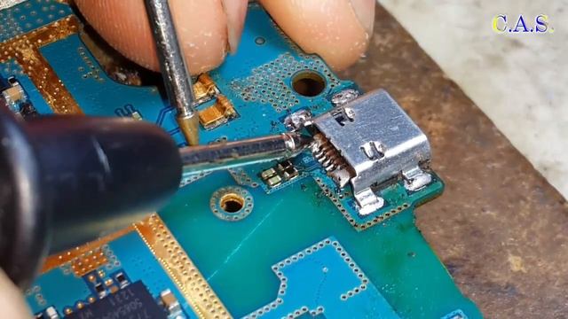 Samsung S Duos S7562 - не заряжается ( No Charge ) От КАС