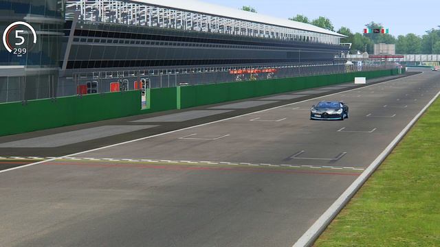 Bugatti Divo vs BMW M8 GTE - Monza смотреть онлайн