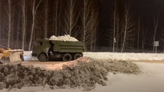 Челнинские дорожники показали, как чистят дороги по ночам смотреть онлайн