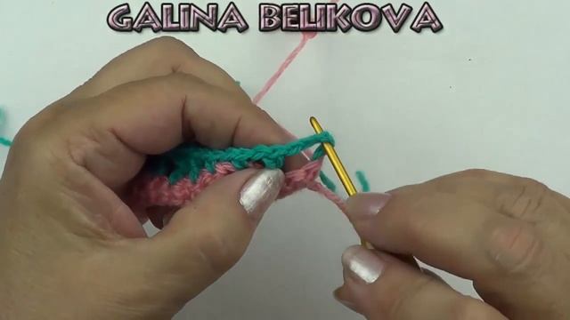 Волнистый узор из двух цветов пряжи Wavy pattern of two colors of yarn смотреть онлайн