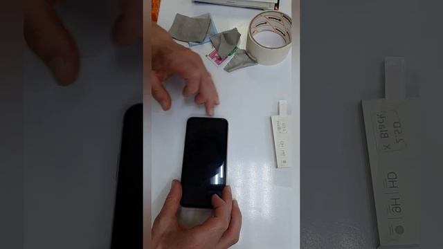 iPhone 11/XR Наклейка защитного стекла. смотреть онлайн