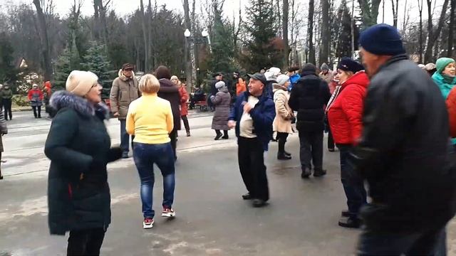 Весна идёт!!!Танцы,парк Горького,Харьков!!! смотреть онлайн