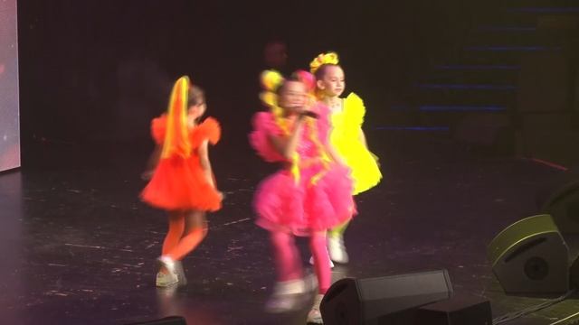 Косички колечки - Без игрушек смотреть онлайн