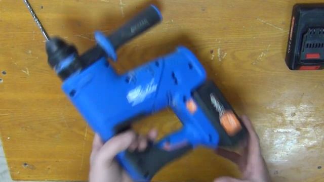 Аккумуляторный перфоратор Dexter 20 Вольт. смотреть онлайн