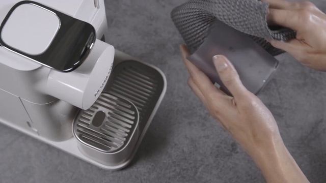 Clean Nespresso Lattissima One Machine - Nespresso Cleaning Cycle - MrsCafe смотреть онлайн