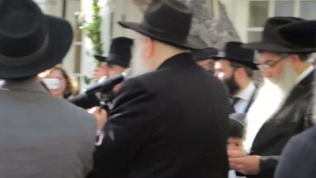Rabbi Hecht (From Chabad of Brentwood) at Elana's Wedding смотреть онлайн