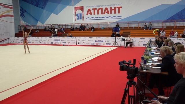 Спортсменки 15 стран принимают участие в соревнованиях по художественной гимнастике в Ярославле смотреть онлайн