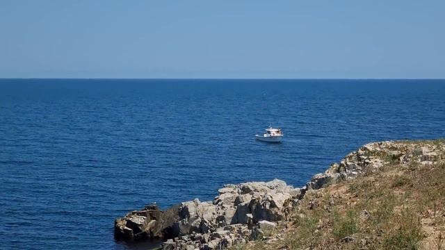 Гребане с каяк до остров Свети Иван и тайнствените пещери 2021г смотреть онлайн