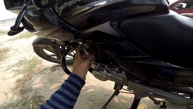 Motorcycle Reserve Fuel Switch Explained смотреть онлайн