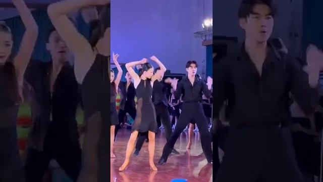 ??Daily inter-class training of mo han group#ballroomdance #dancetutorial #dancesport #samba смотреть онлайн