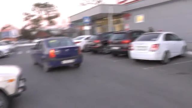 Так паркуются не только "блондинки". смотреть онлайн