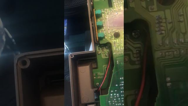 Ibanez WD7 Wah Restoration 12 - Reinstalling the PCB (3) смотреть онлайн