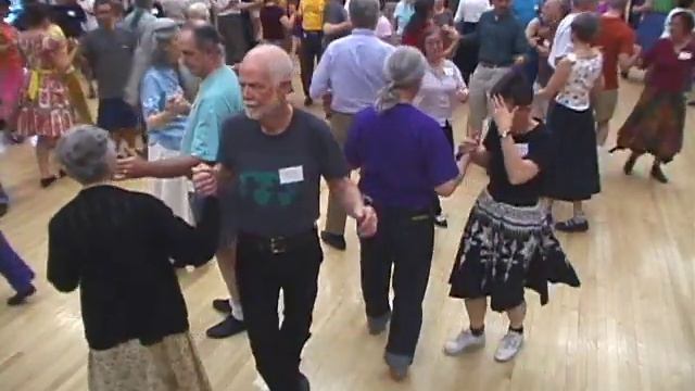 Singing Square Dance - Back to Donegal смотреть онлайн