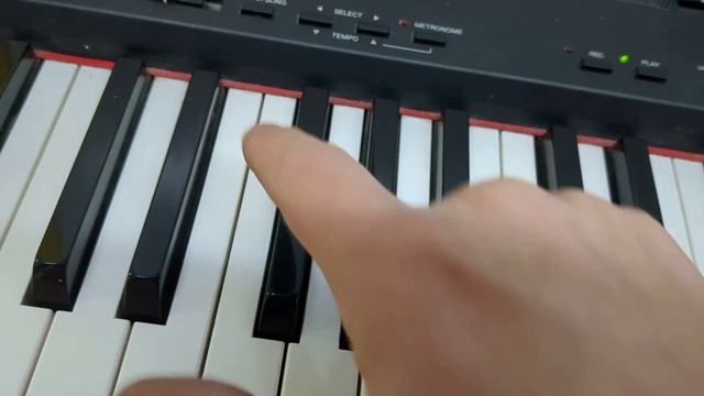 Yamaha P-85 digital stage portable piano and stand in black colour stock number 23105 смотреть онлайн