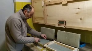 Пресс для литья вощины на рамке