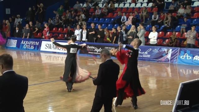 Dmitry Chelpanov - Ksenia Voronenkova, RUS, 1/2 English Waltz смотреть онлайн