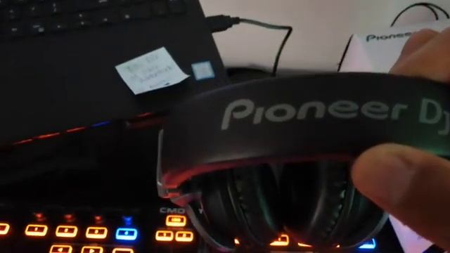 Reseña Pioneer HDJ - CUE 1 VS DENON DJ HP1100 смотреть онлайн