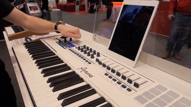 Musikmesse 2014 - Arturia Keylab 88 & Minibrute SE смотреть онлайн