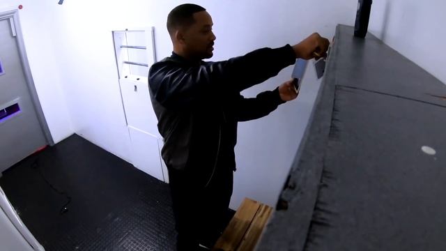 Том Холланд и Уилл Смит проходят квест-комнату смотреть онлайн