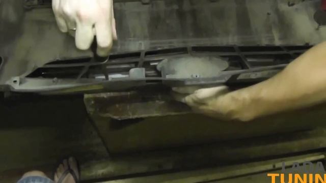 Установка тюнинг решетки радиатора на Лада Приора смотреть онлайн