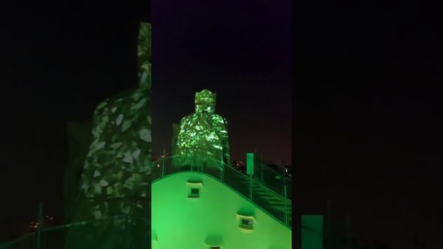 Ла Педрера Нощен тур La Pedrera Night experience смотреть онлайн