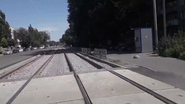 На улице Инструментальная завершили монтаж трамвайных путей. Таганрог. смотреть онлайн