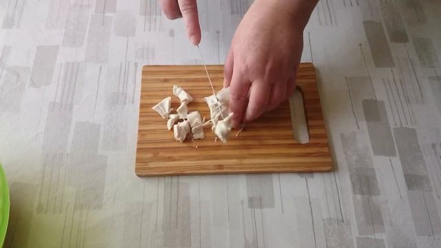 САЛАТ ПРОСТО ВЕЛИКОЛЕПНЫЙ/САЛАТ С КАПУСТОЙ, СЫРОЙ МОРКОВЬЮ И КУРИНОЙ ГРУДКОЙ смотреть онлайн