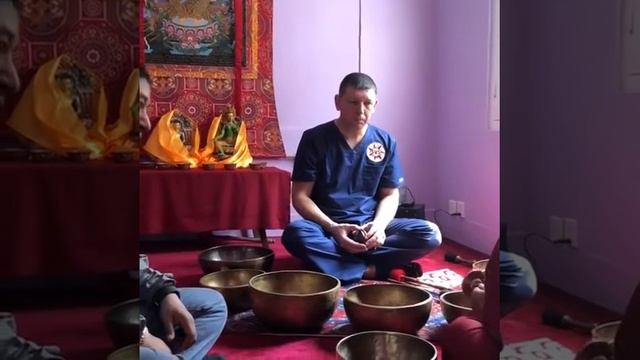 Центр поющих чаш и гонгов в Катманду. В гостях лама Палбар из Мустанга. / Купить поющую чашу смотреть онлайн