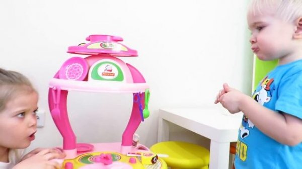 Дети не поделили маму! Лера VS Лёва