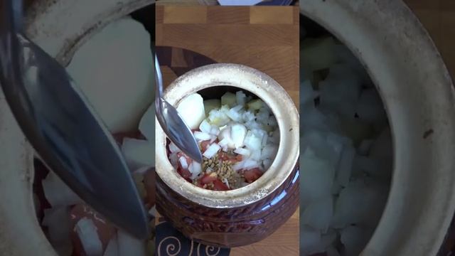 Мясо с овощами в горшочке Чанахи! #шортс #рецепт #едатв #edatv #russianfood смотреть онлайн