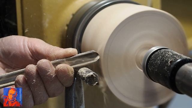 Простая шкатулка из берёзового сувеля с добавлением падука и клёна смотреть онлайн
