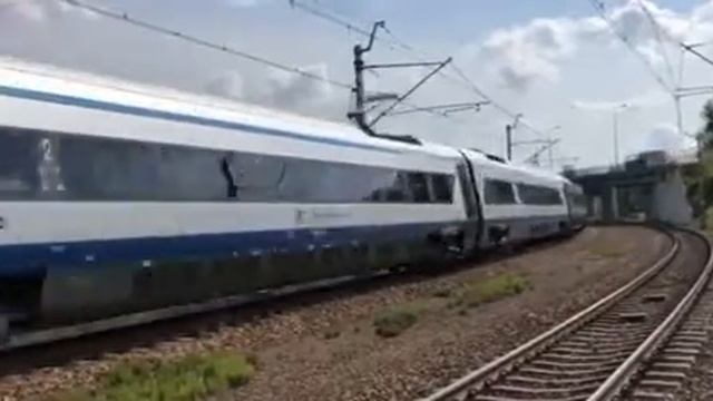 Pociąg ICE Premium Pendolino w Modlinie. смотреть онлайн