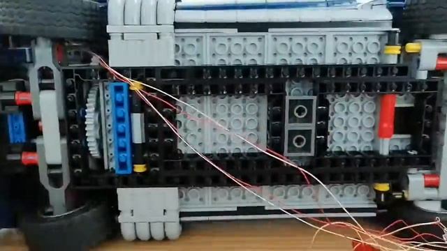 Lepin 21047 Ford Mustang - LED lighting conversion kit смотреть онлайн