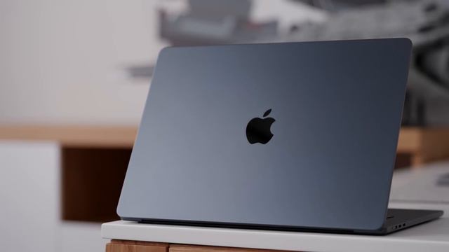 M3 MacBook Air UNBOXING And REVIEW - Worth The Upgrade?