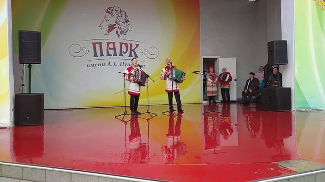 " Саранск" слова Ю.Королева, муз. А.Пыресева. исп. Дед и внук. смотреть онлайн