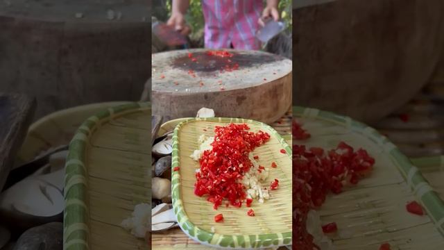 Yummy coconut snail cooking buy smart son - Chef Seyhak смотреть онлайн