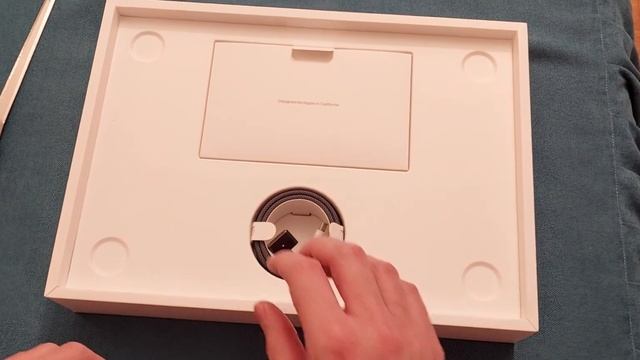 SWITZERLAND: ALL COMPONENTS OF APPLE MacBook Air M2 смотреть онлайн